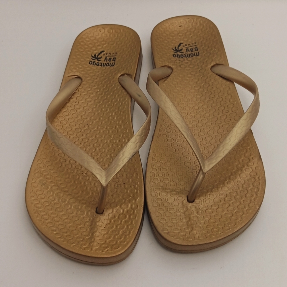 SUMMER SANDALS